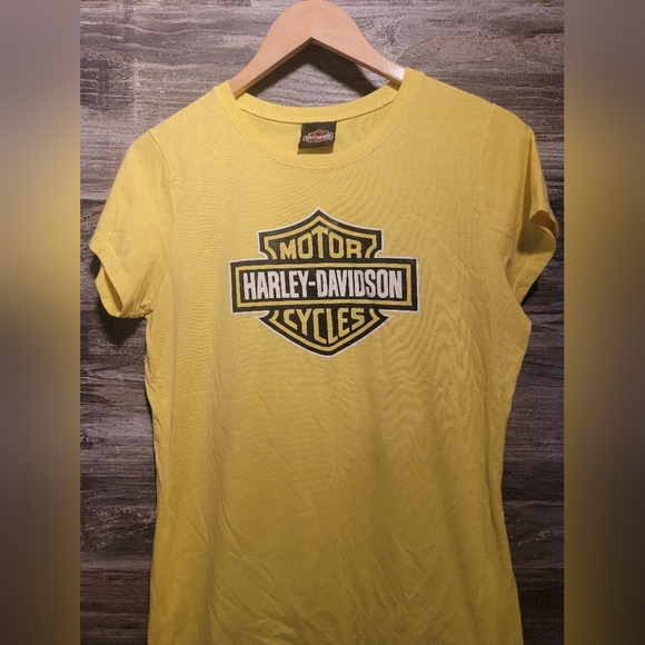 Harley-Davidson Tops - Harley-Davidson Womens 2012☆Size M Yellow T-Shirt Mad River Sandusky OH
